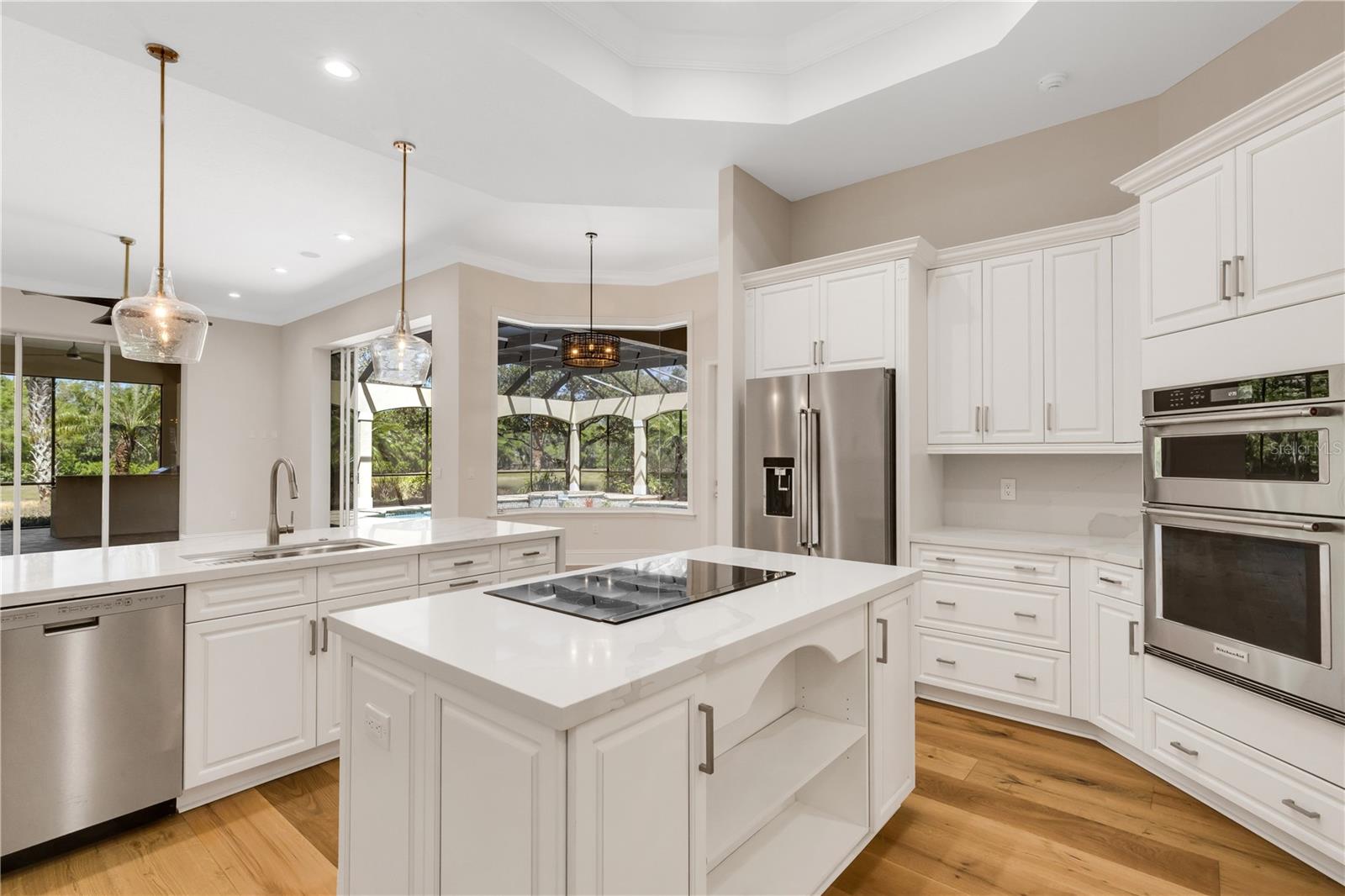 FOUNDERS CLUB - Residential