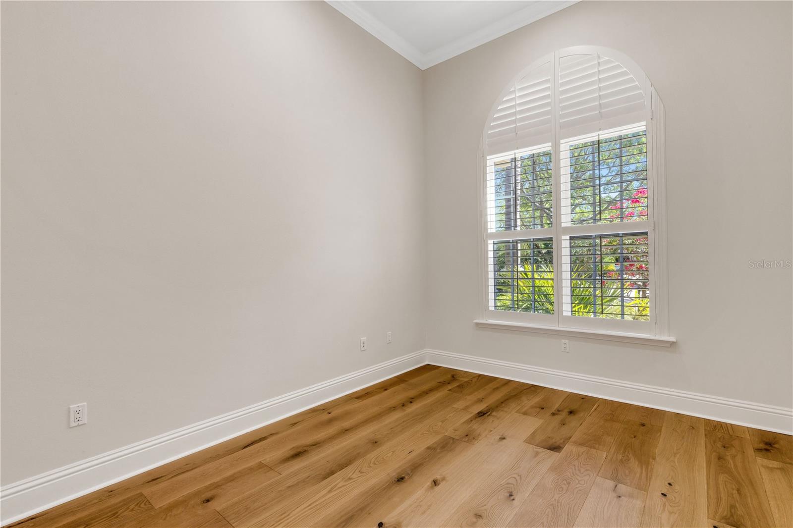 FOUNDERS CLUB - Residential