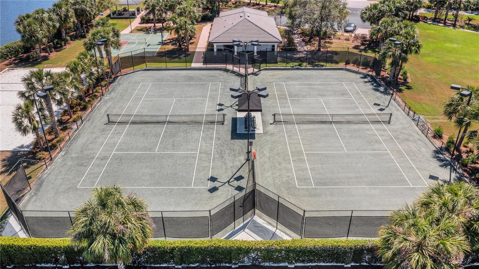 FOUNDERS CLUB - Residential