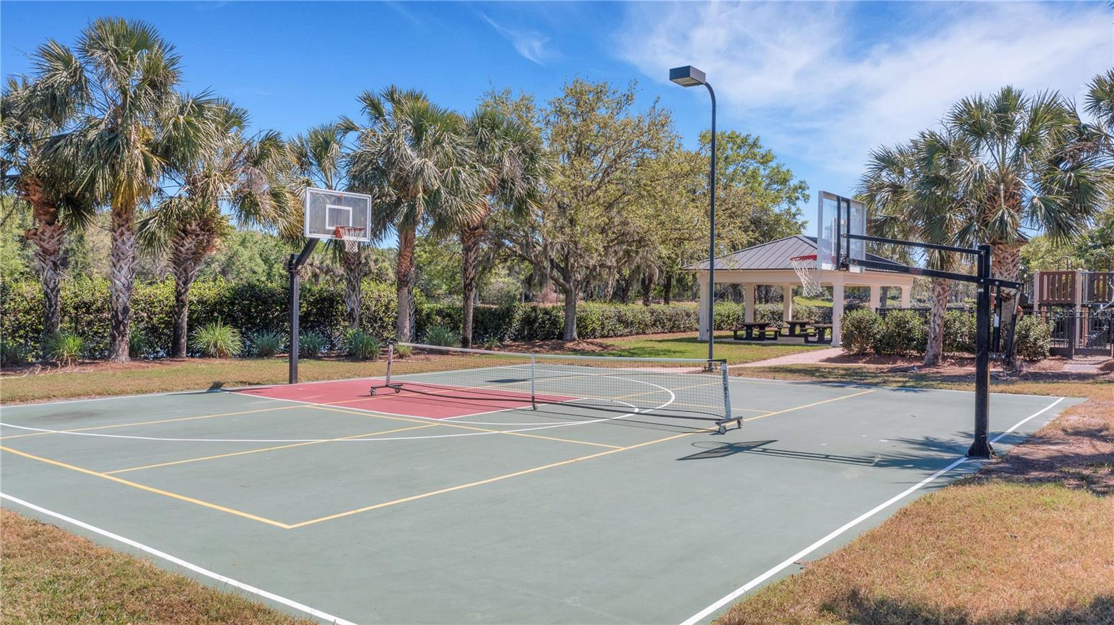 FOUNDERS CLUB - Residential