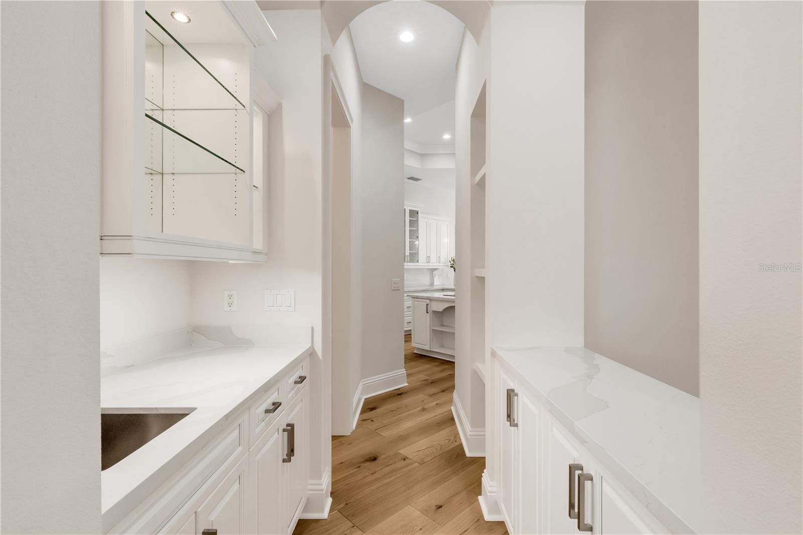 FOUNDERS CLUB - Residential