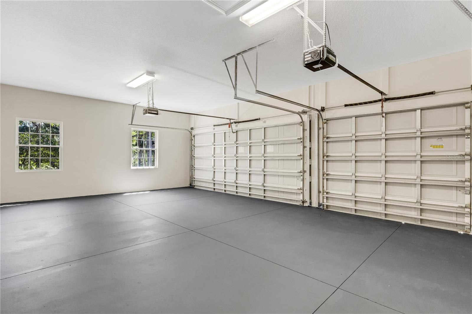 FOUNDERS CLUB - Residential