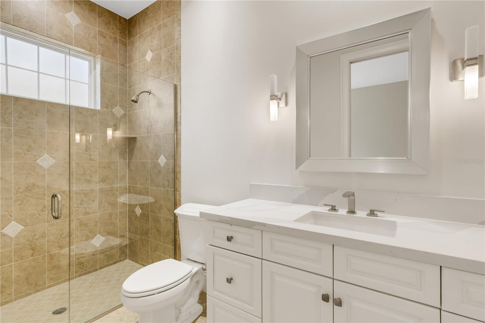 FOUNDERS CLUB - Residential