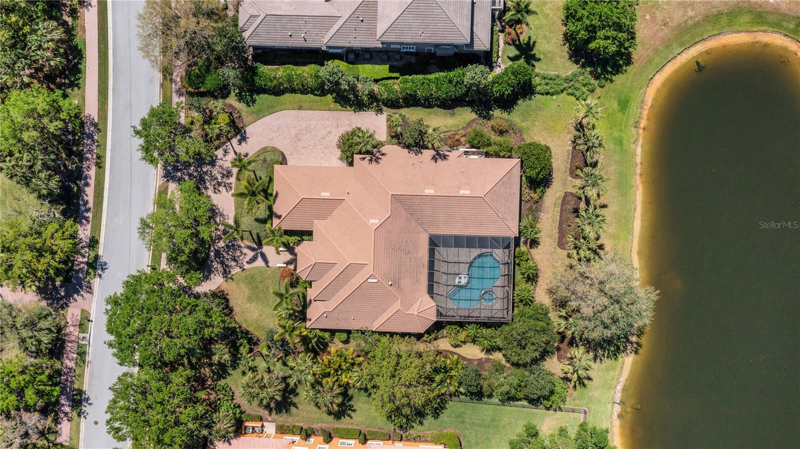 FOUNDERS CLUB - Residential