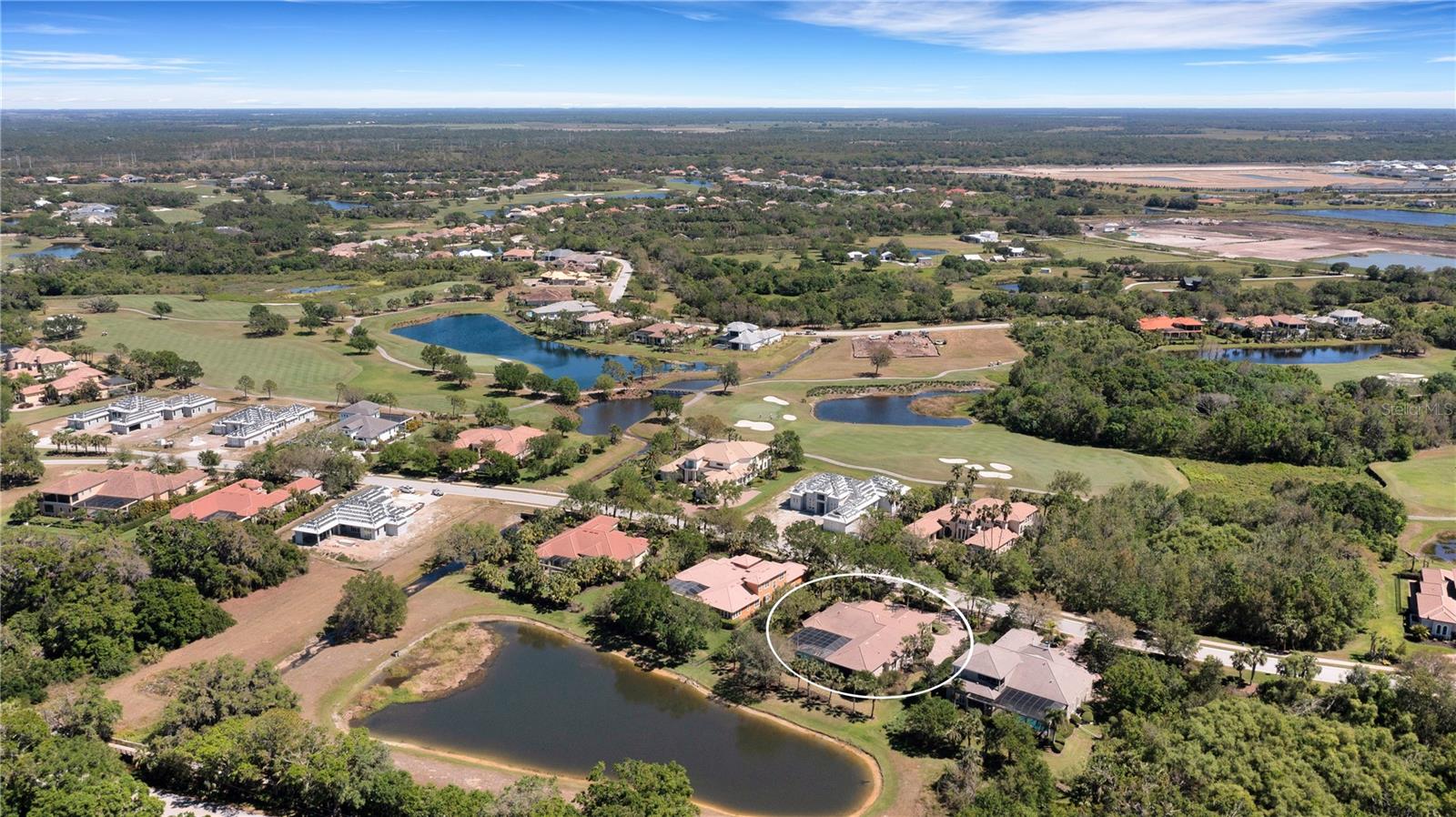 FOUNDERS CLUB - Residential