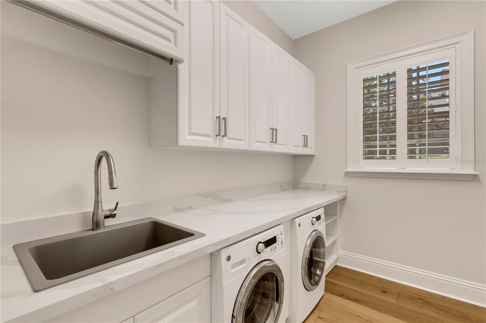 FOUNDERS CLUB - Residential