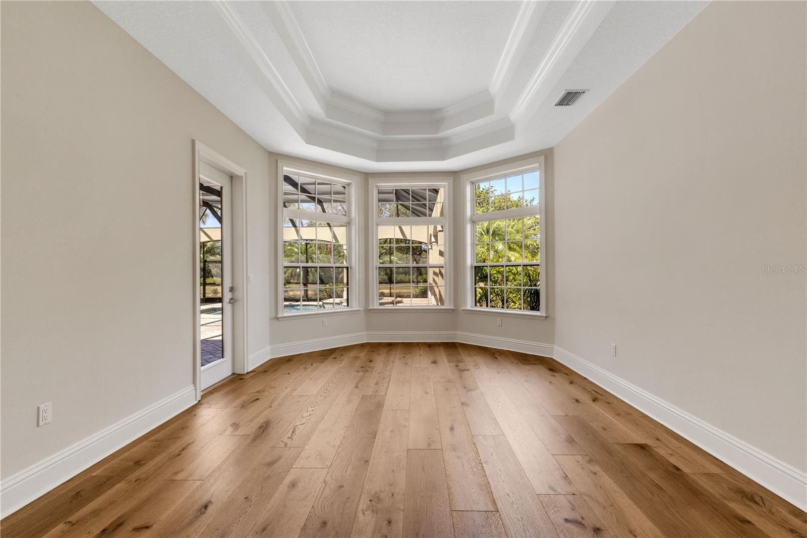 FOUNDERS CLUB - Residential