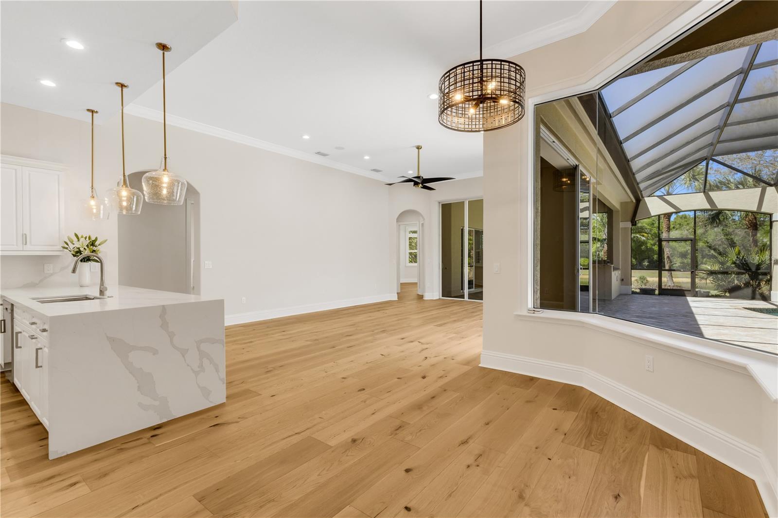 FOUNDERS CLUB - Residential