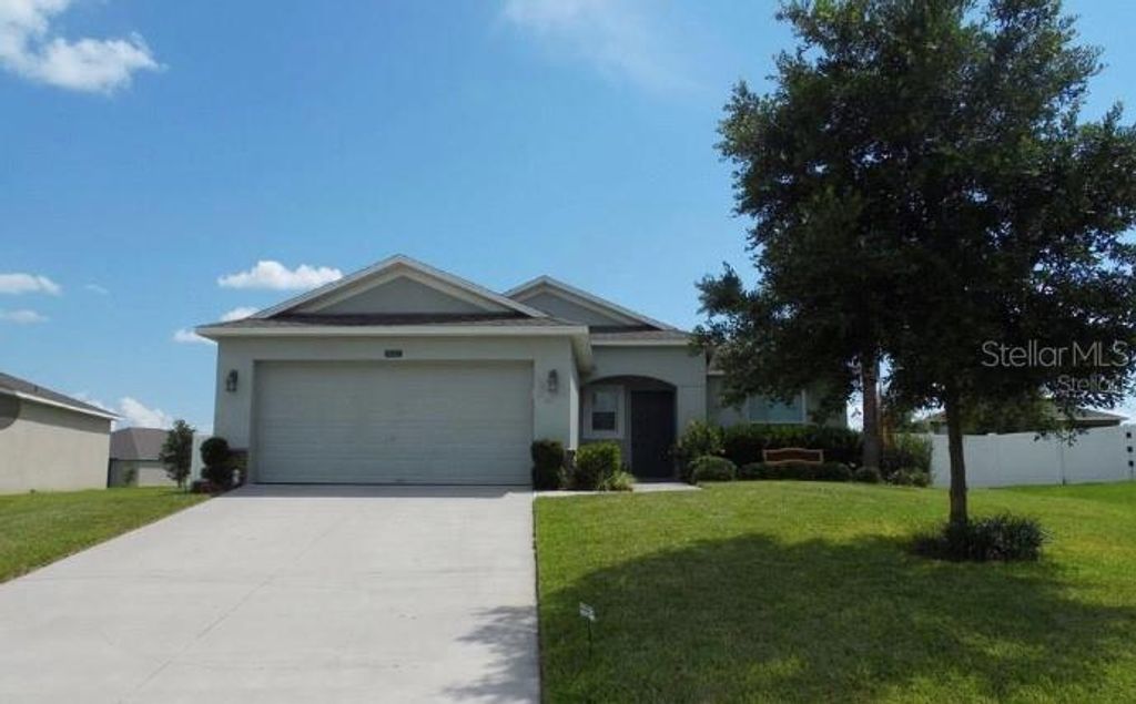 Photo of 5727 Rutherford Road, Mount Dora, FL 32757 (MLS # O6398928)
