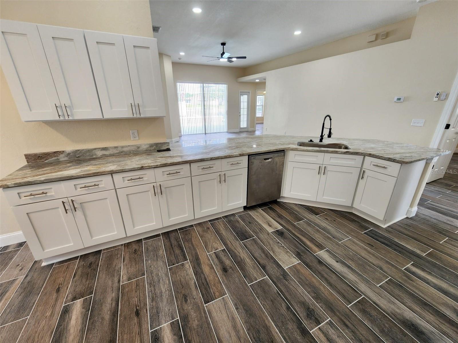 BEACON SQUARE - Residential