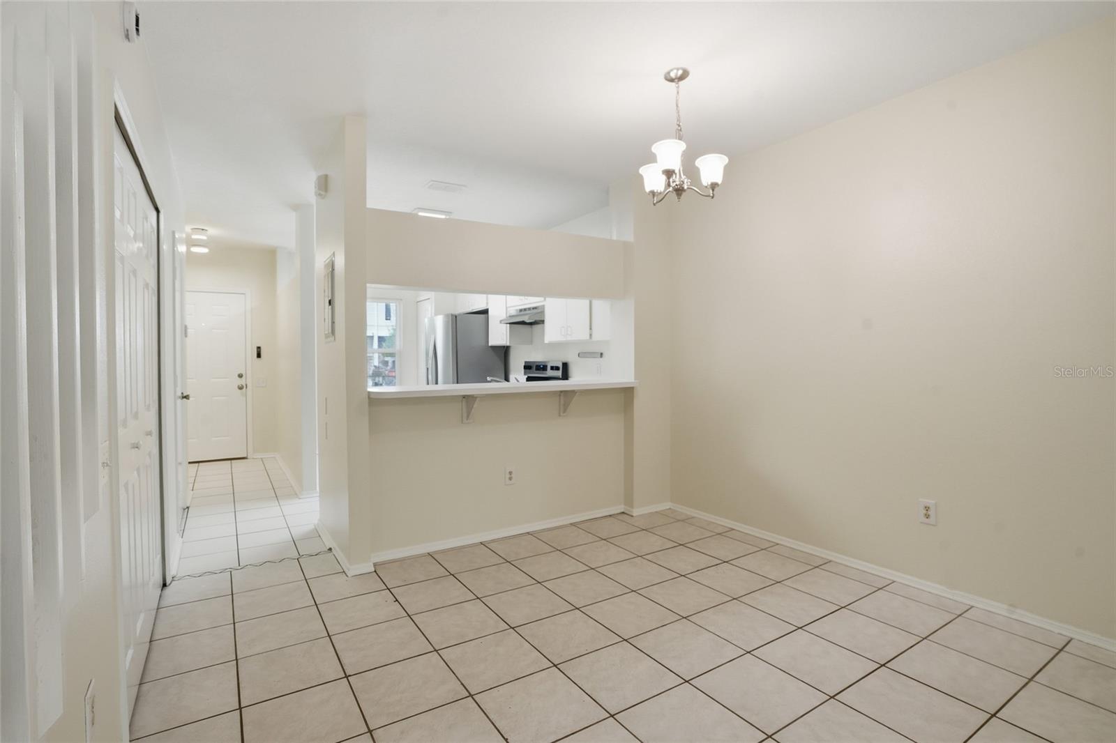 BERKELEY SQUARE - Residential