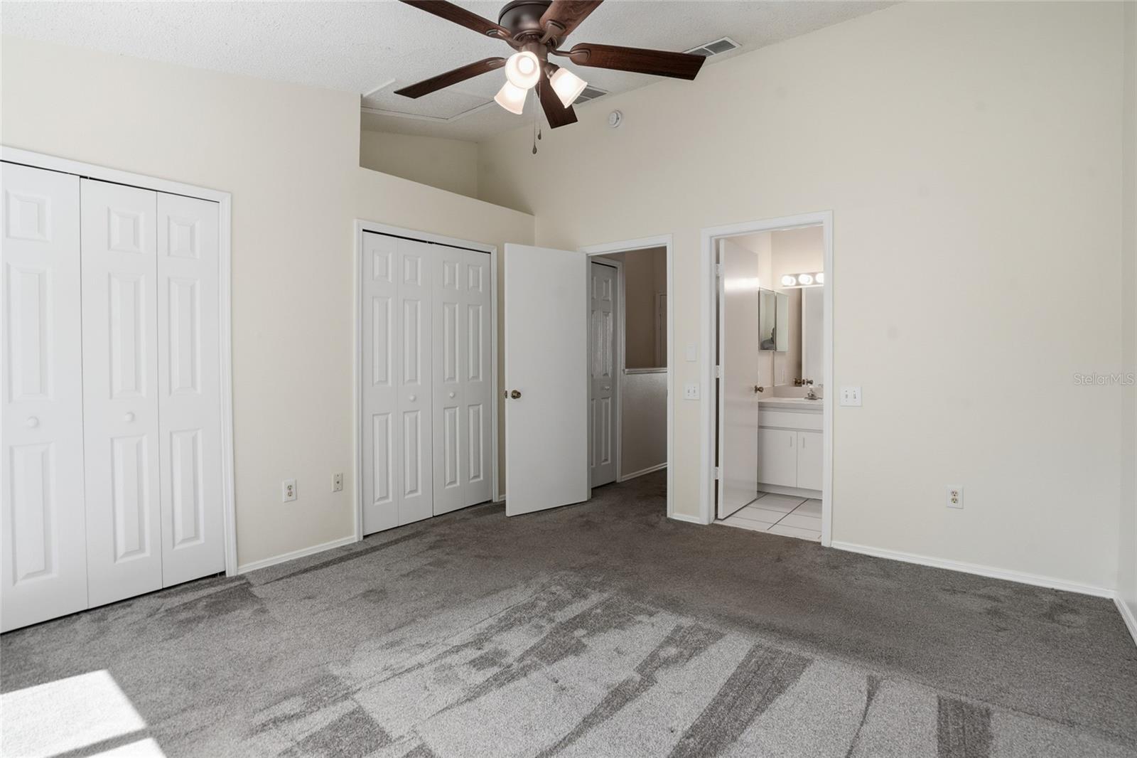 BERKELEY SQUARE - Residential