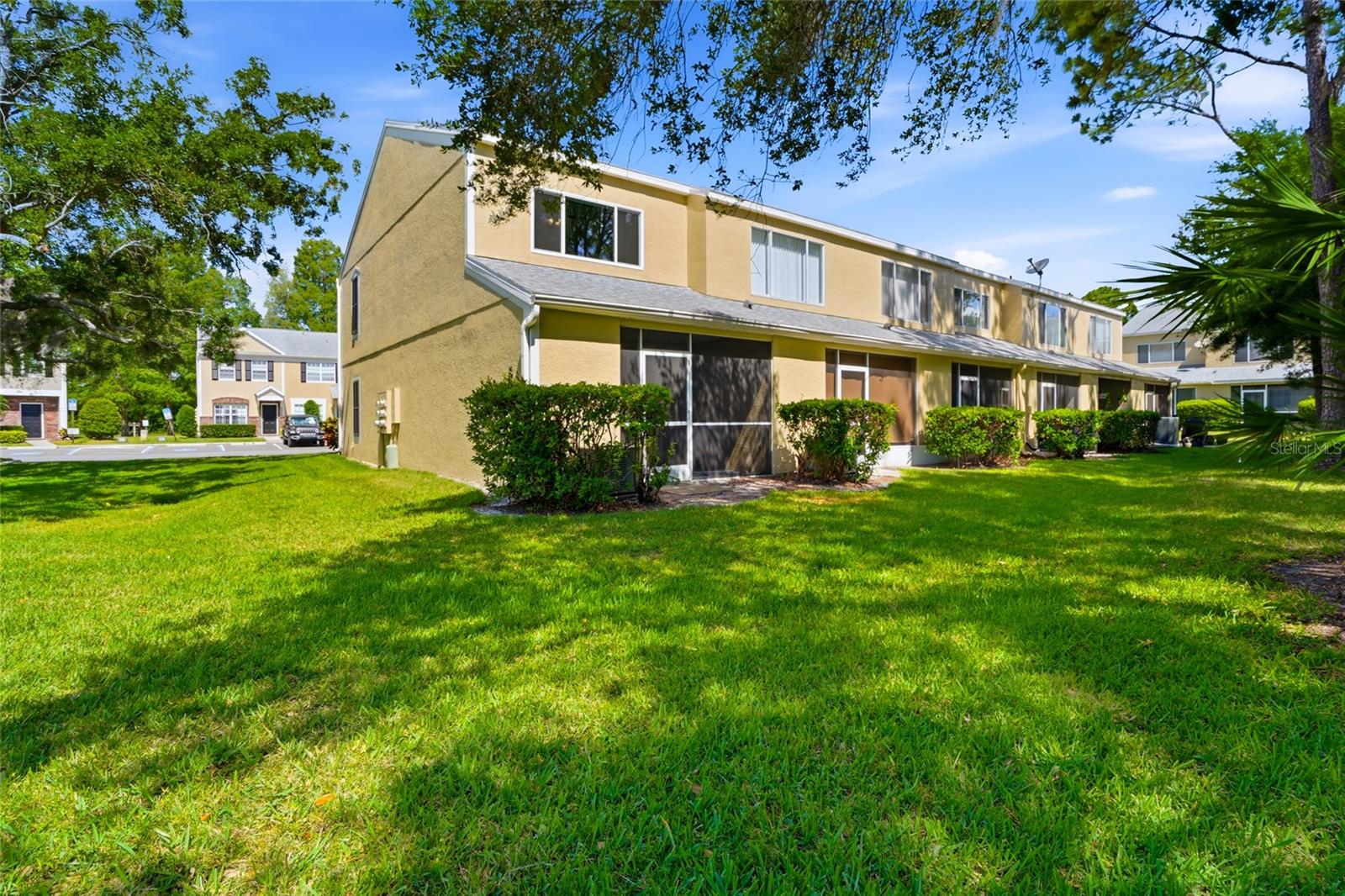 BERKELEY SQUARE - Residential