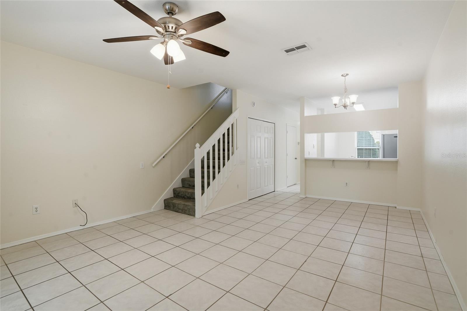 BERKELEY SQUARE - Residential