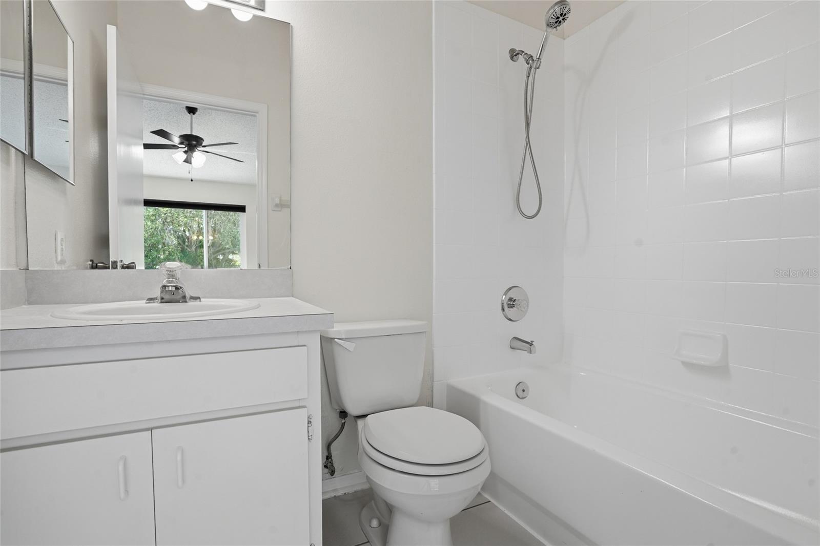 BERKELEY SQUARE - Residential