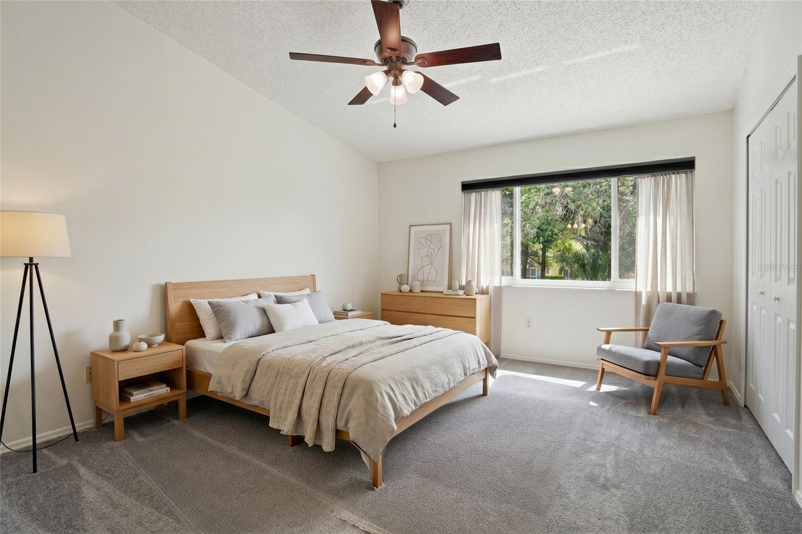 BERKELEY SQUARE - Residential