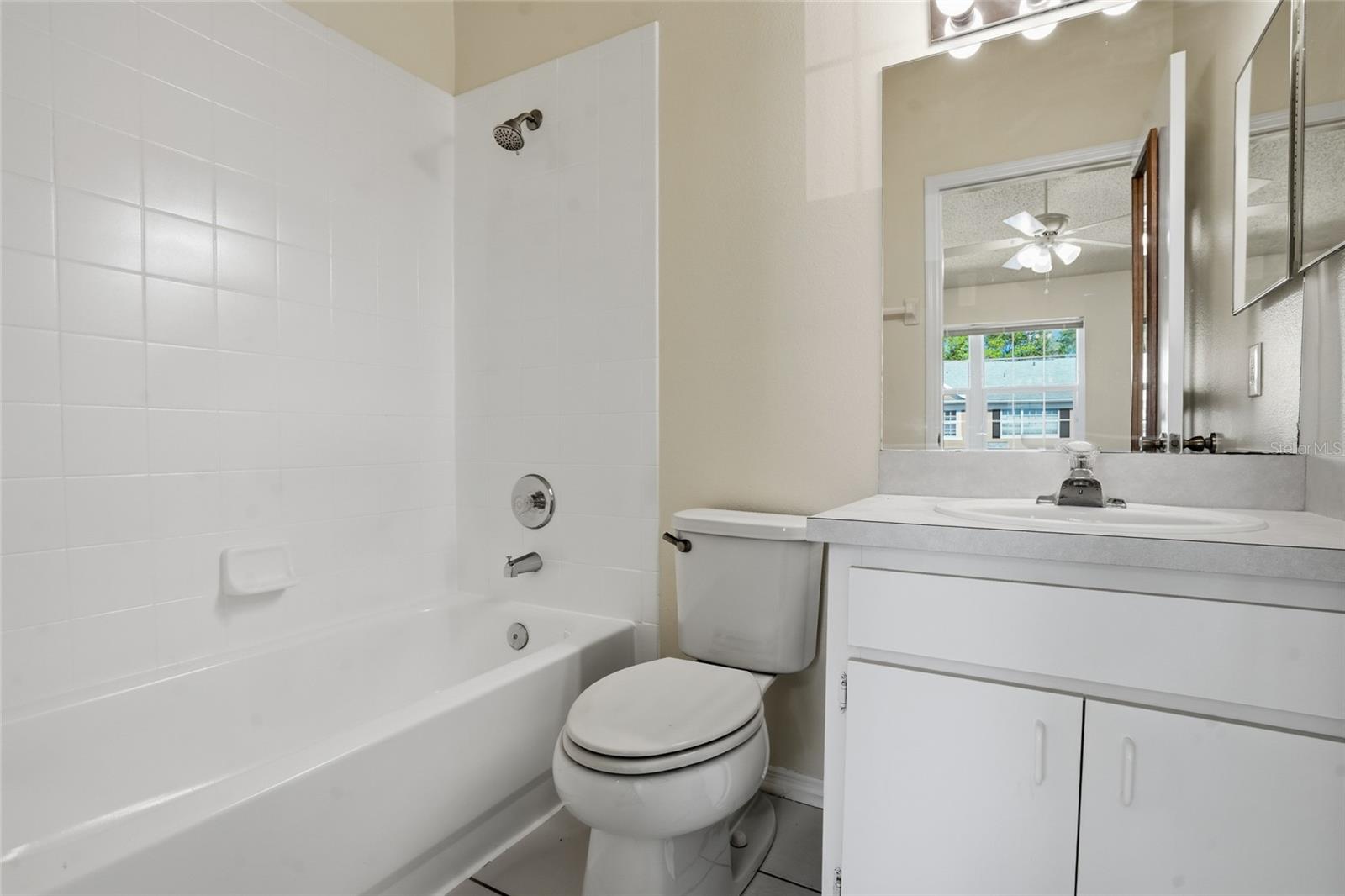 BERKELEY SQUARE - Residential