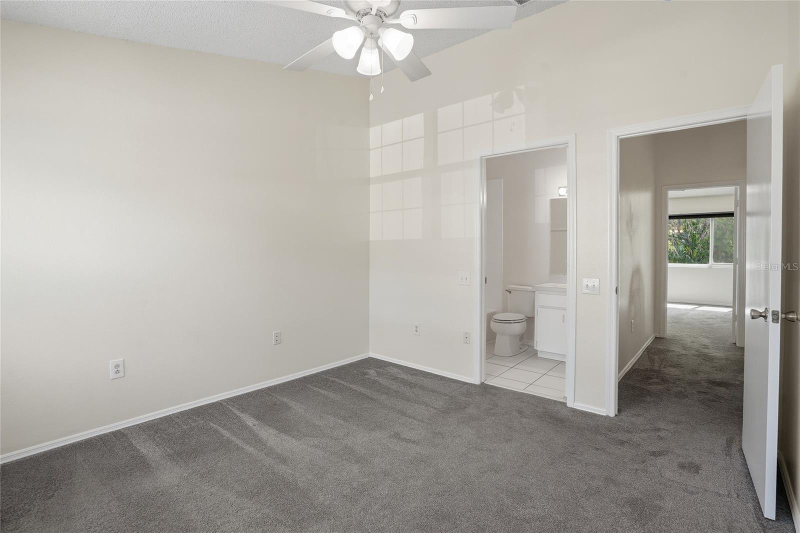 BERKELEY SQUARE - Residential