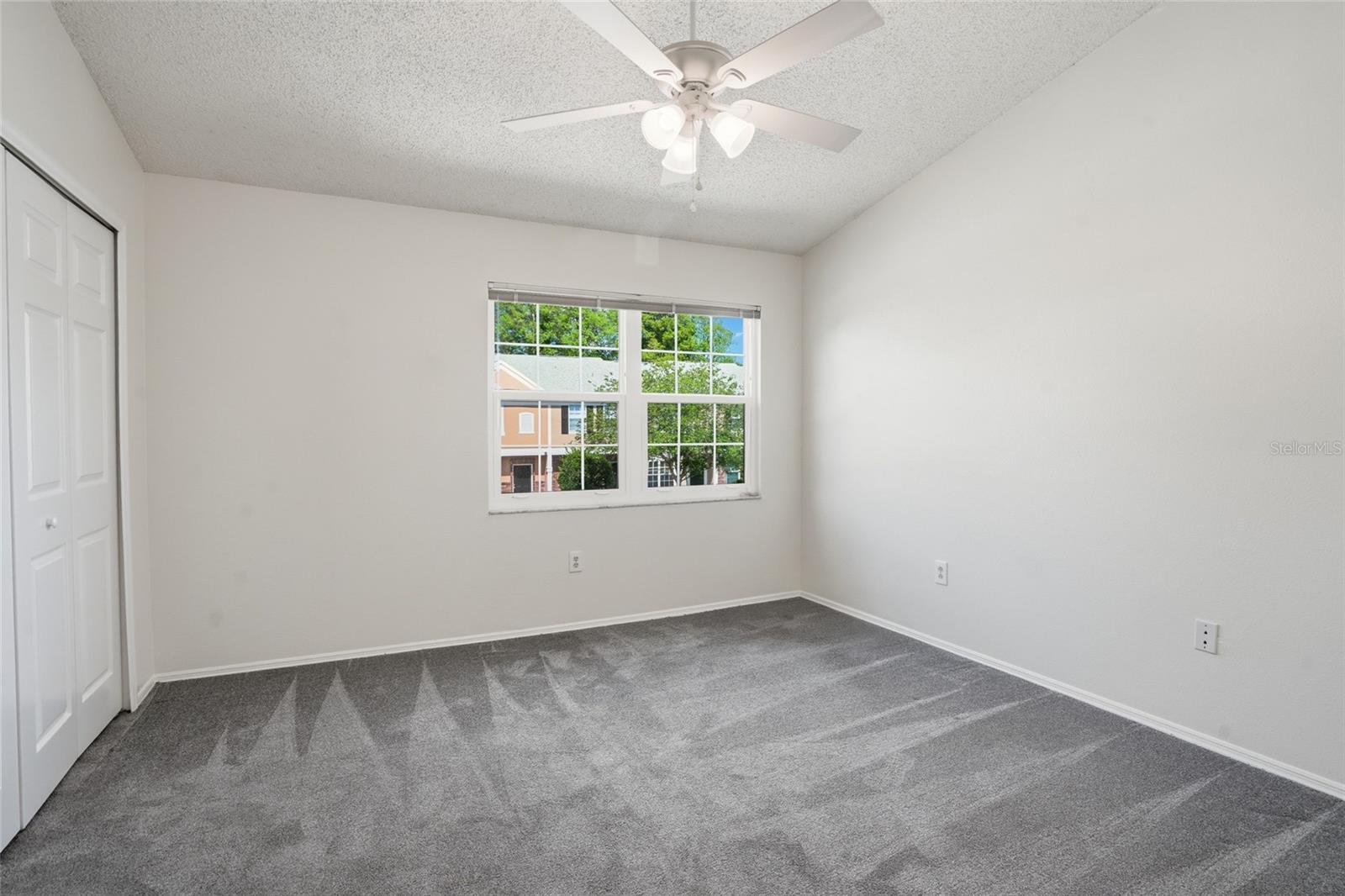 BERKELEY SQUARE - Residential