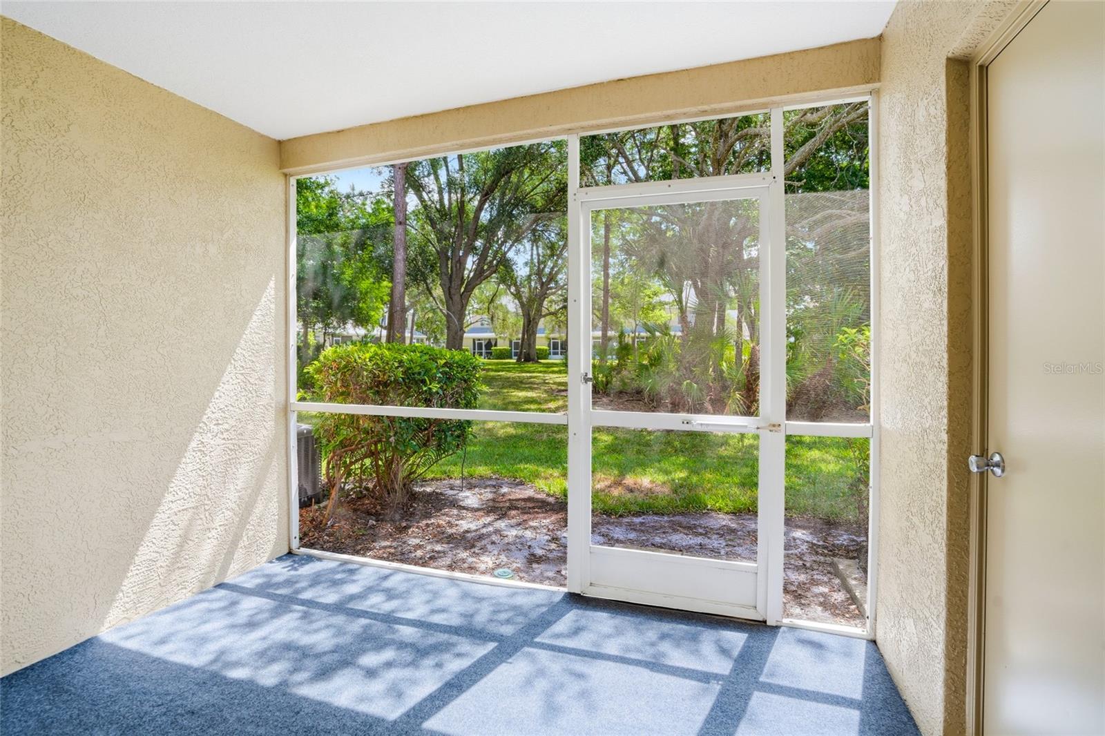 BERKELEY SQUARE - Residential
