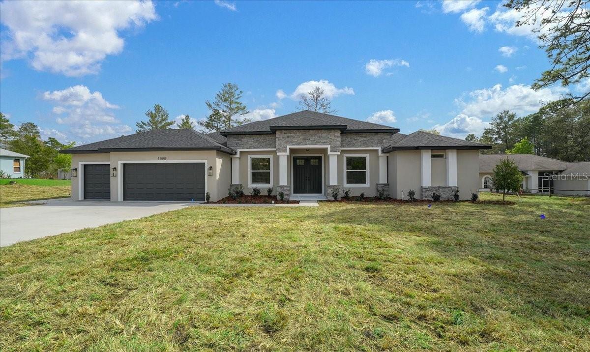 ROYAL HIGHLANDS - Residential