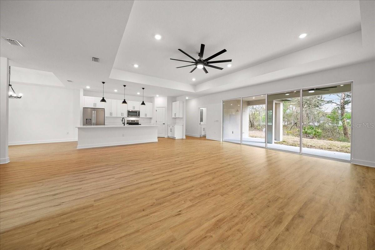 ROYAL HIGHLANDS - Residential