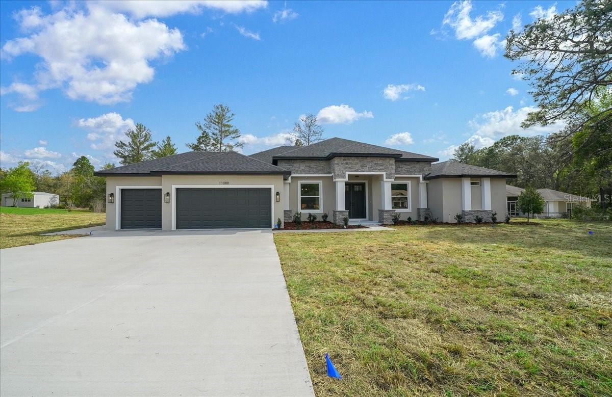 ROYAL HIGHLANDS - Residential