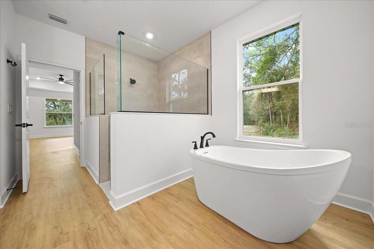 ROYAL HIGHLANDS - Residential