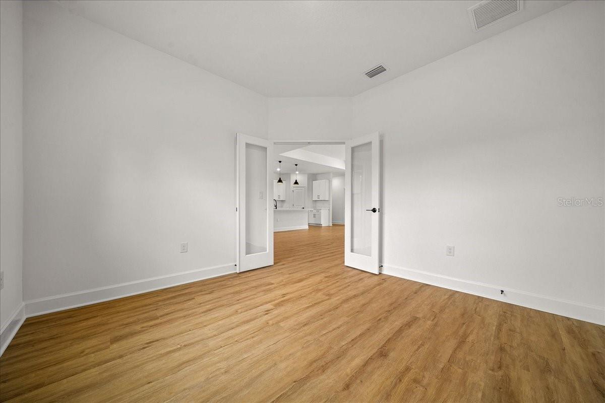 ROYAL HIGHLANDS - Residential