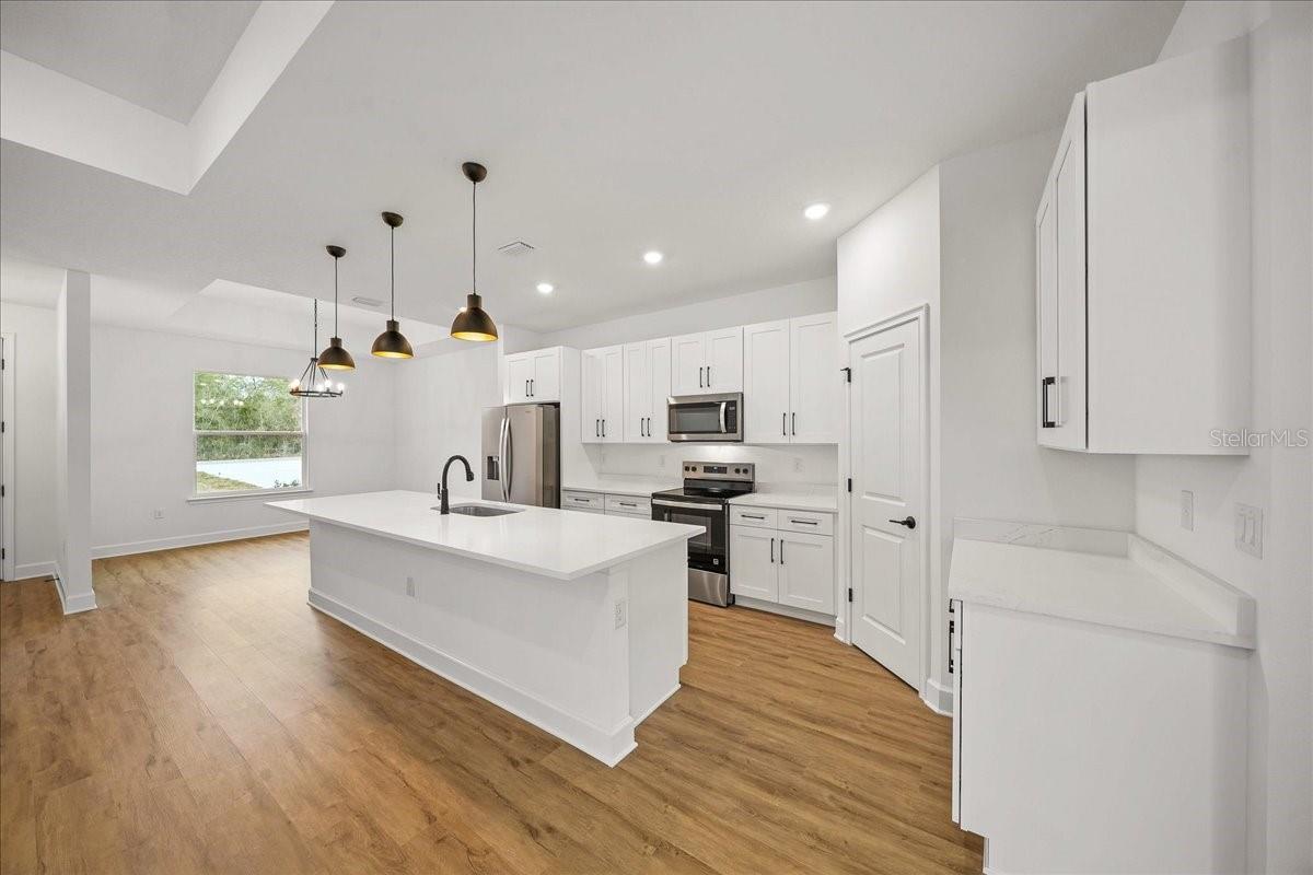 ROYAL HIGHLANDS - Residential