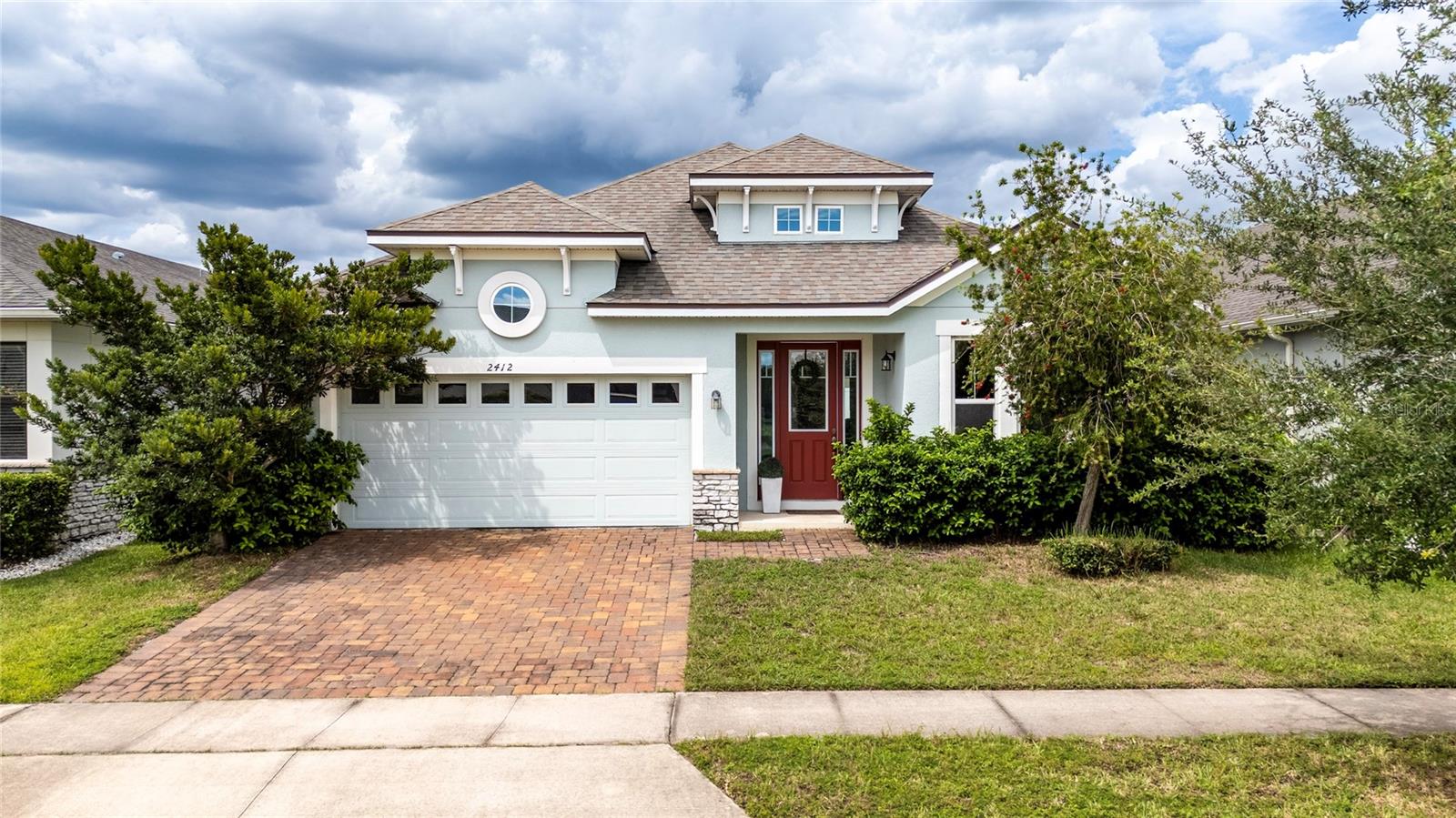 One or more photo(s) has been virtually staged. MOTIVATED SELLER!
Welcome to this elegant 4-bedroom, 2.5-bath residence, perfectly situated on a quiet cul-de-sac within the Tapestry community in Kissimmee. This single-story home features a spacious split floor plan that provides both privacy and comfort, along with a versatile space that can be used as an office—ideal for working from home—or as a welcoming foyer.
With 2,282 square feet of living space, every detail has been carefully designed to combine style and functionality. The 2-car garage adds convenience, making this property a true gem within the community.
The Tapestry community offers a clubhouse, a fully equipped fitness center, and a beautiful lakeside pool—perfect for relaxation and enjoyment. Its prime location is just minutes from The Loop Mall, major supermarkets, restaurants, and provides easy access to main highways and Orlando’s world-famous theme parks.
This home brings together comfort, convenience, and lifestyle. Schedule your private tour today and experience it for yourself!