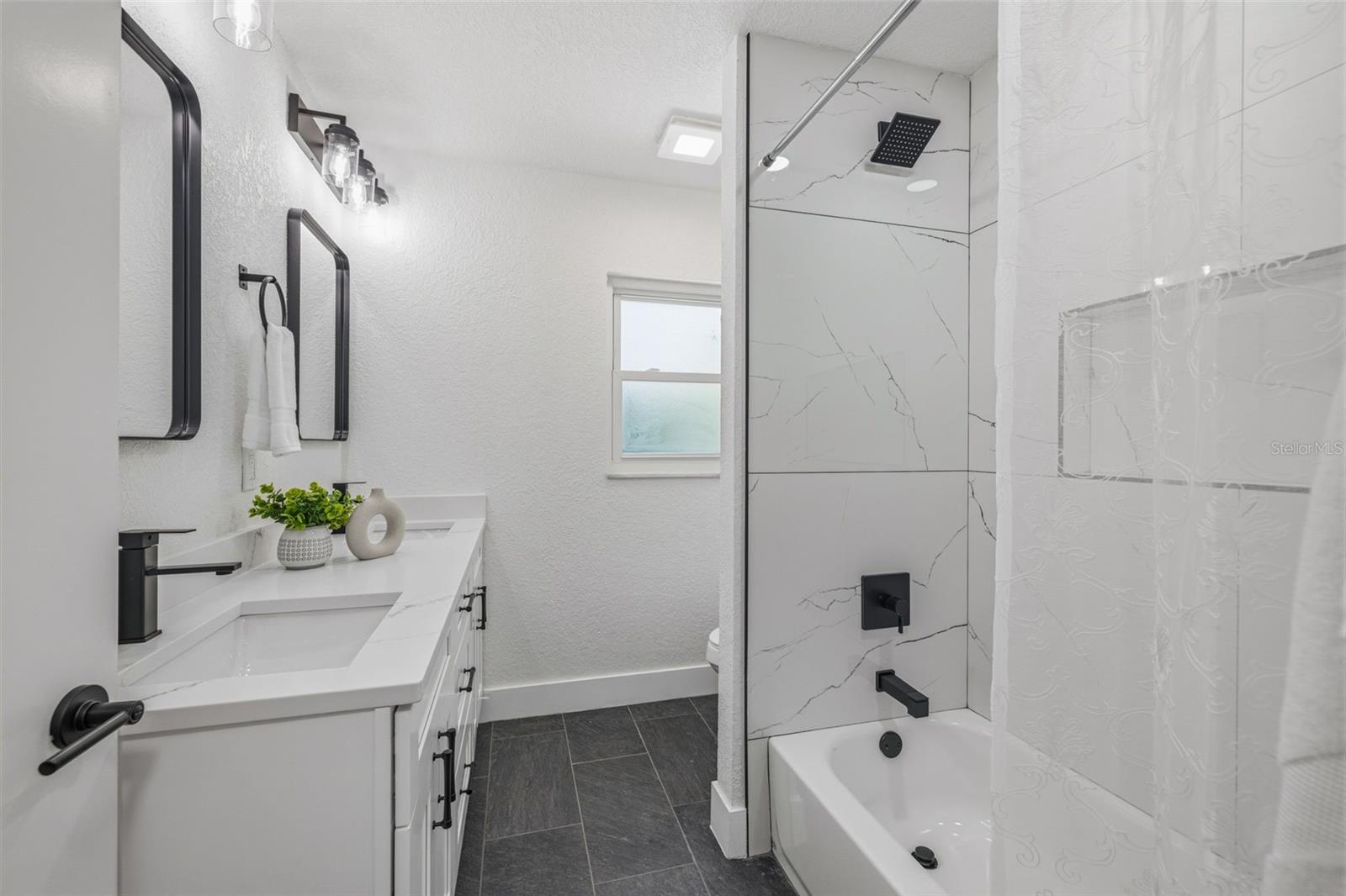 GROVE SHORE - Residential