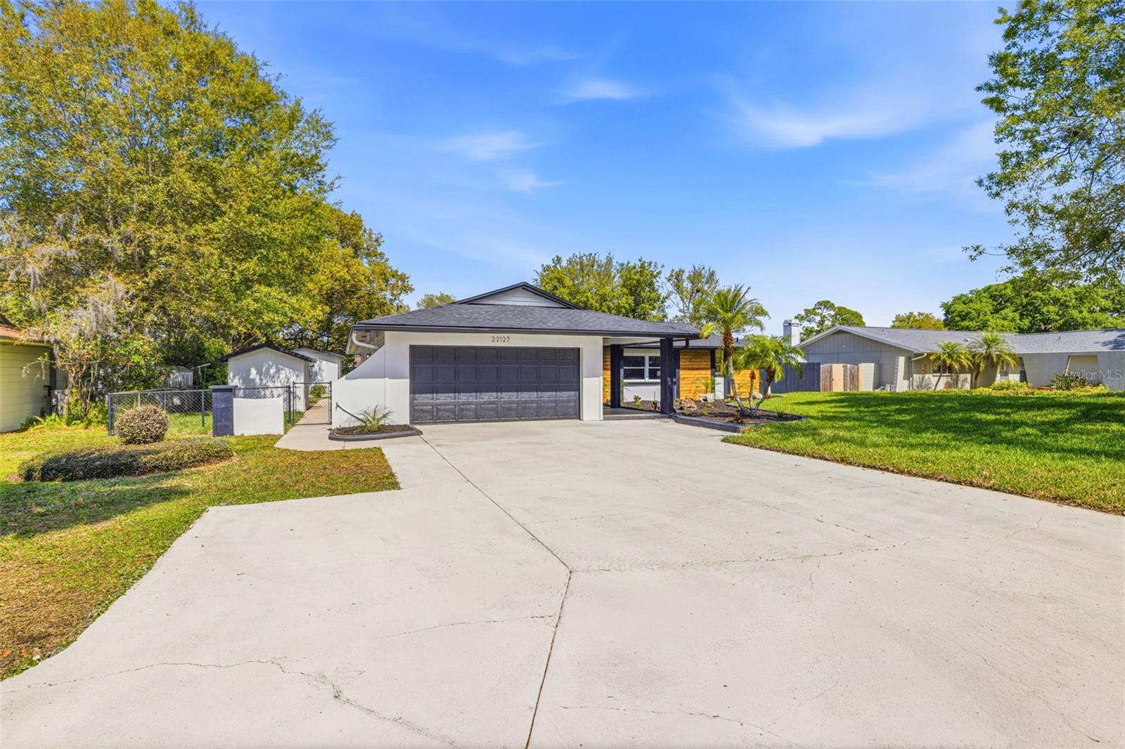 GROVE SHORE - Residential