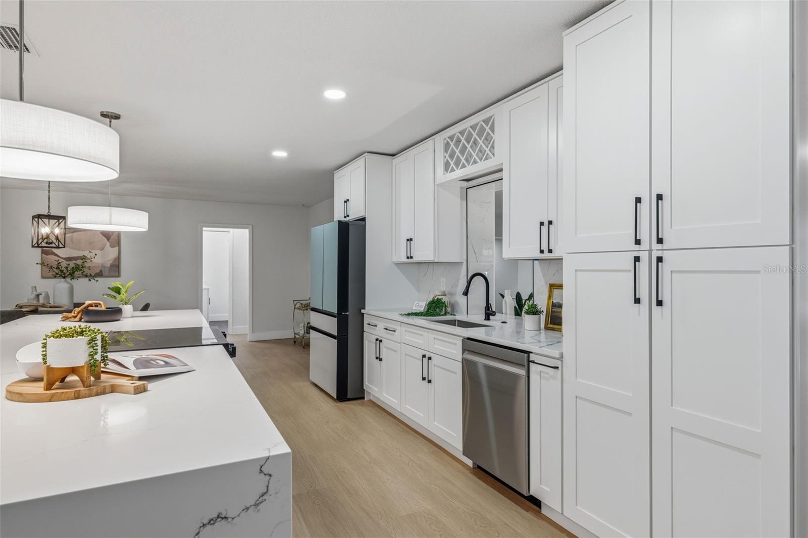 GROVE SHORE - Residential