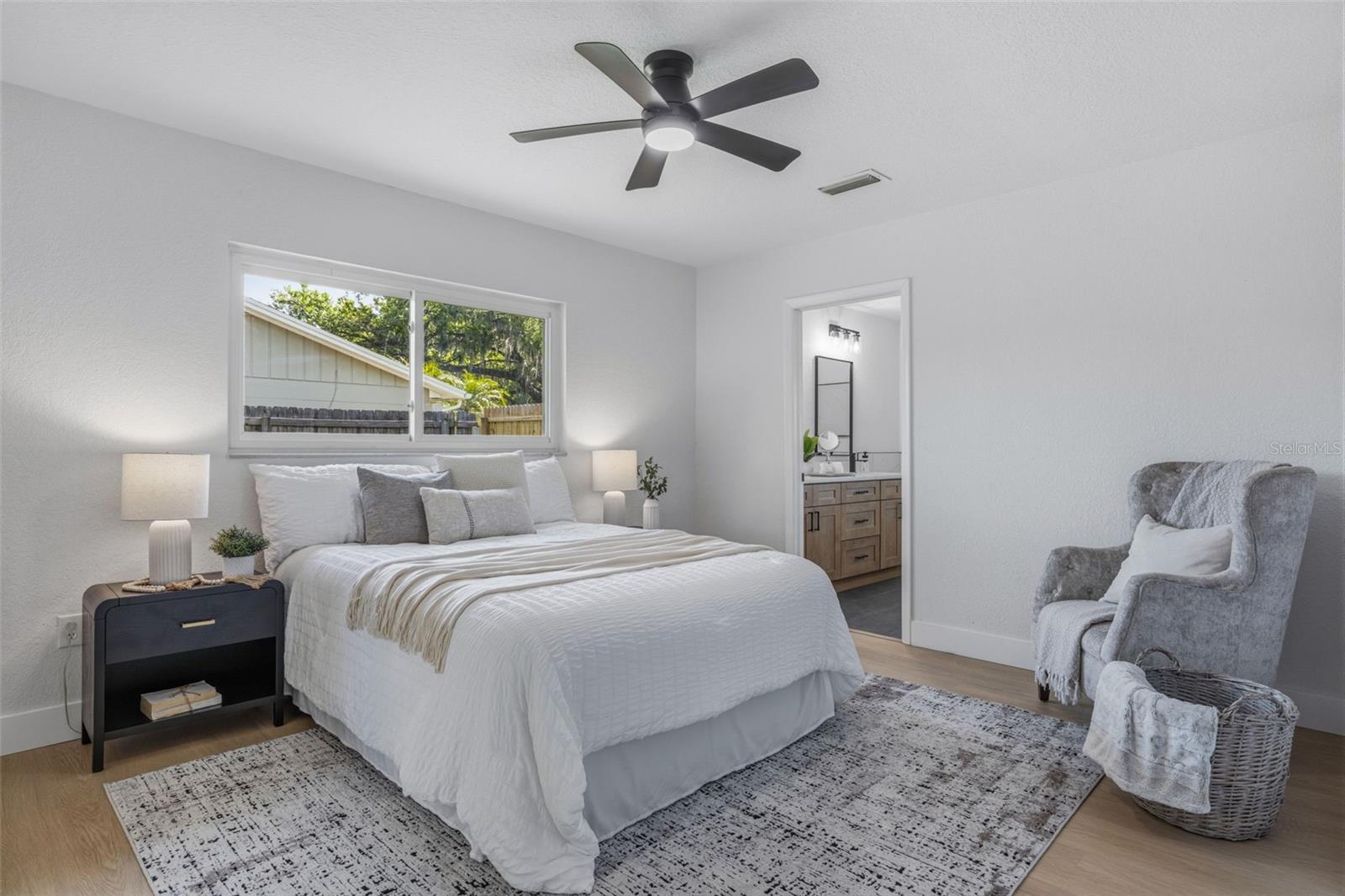 GROVE SHORE - Residential