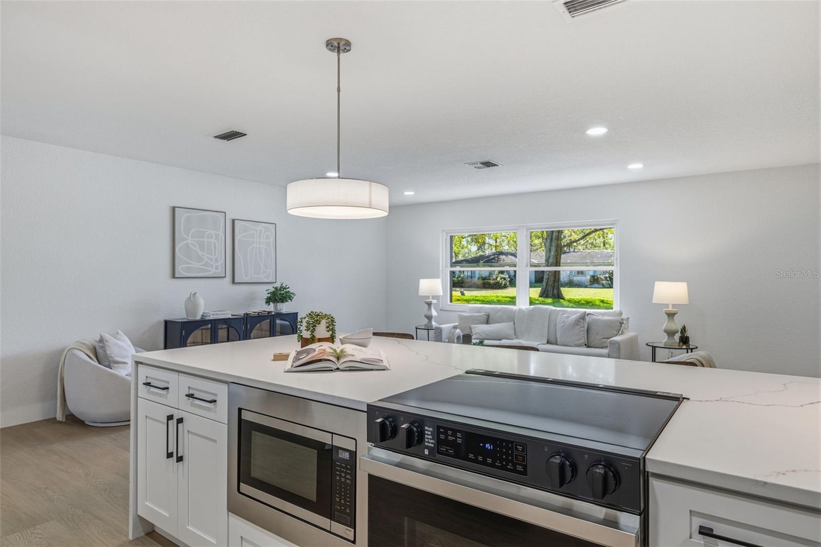 GROVE SHORE - Residential