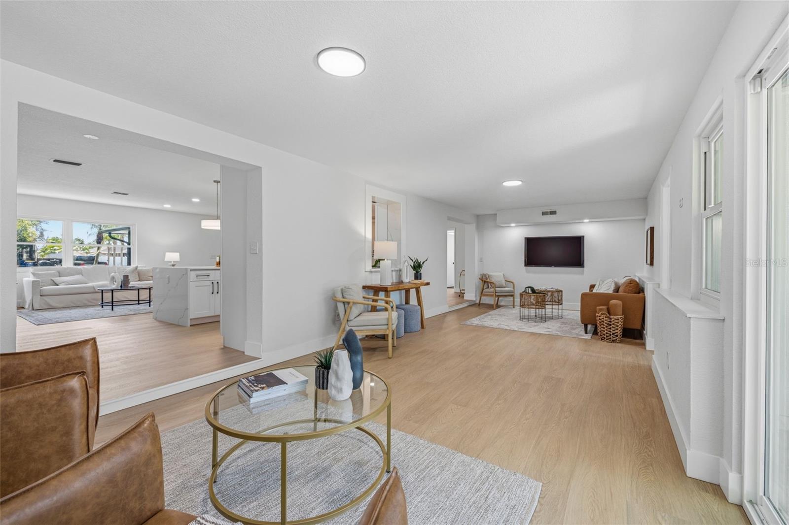 GROVE SHORE - Residential