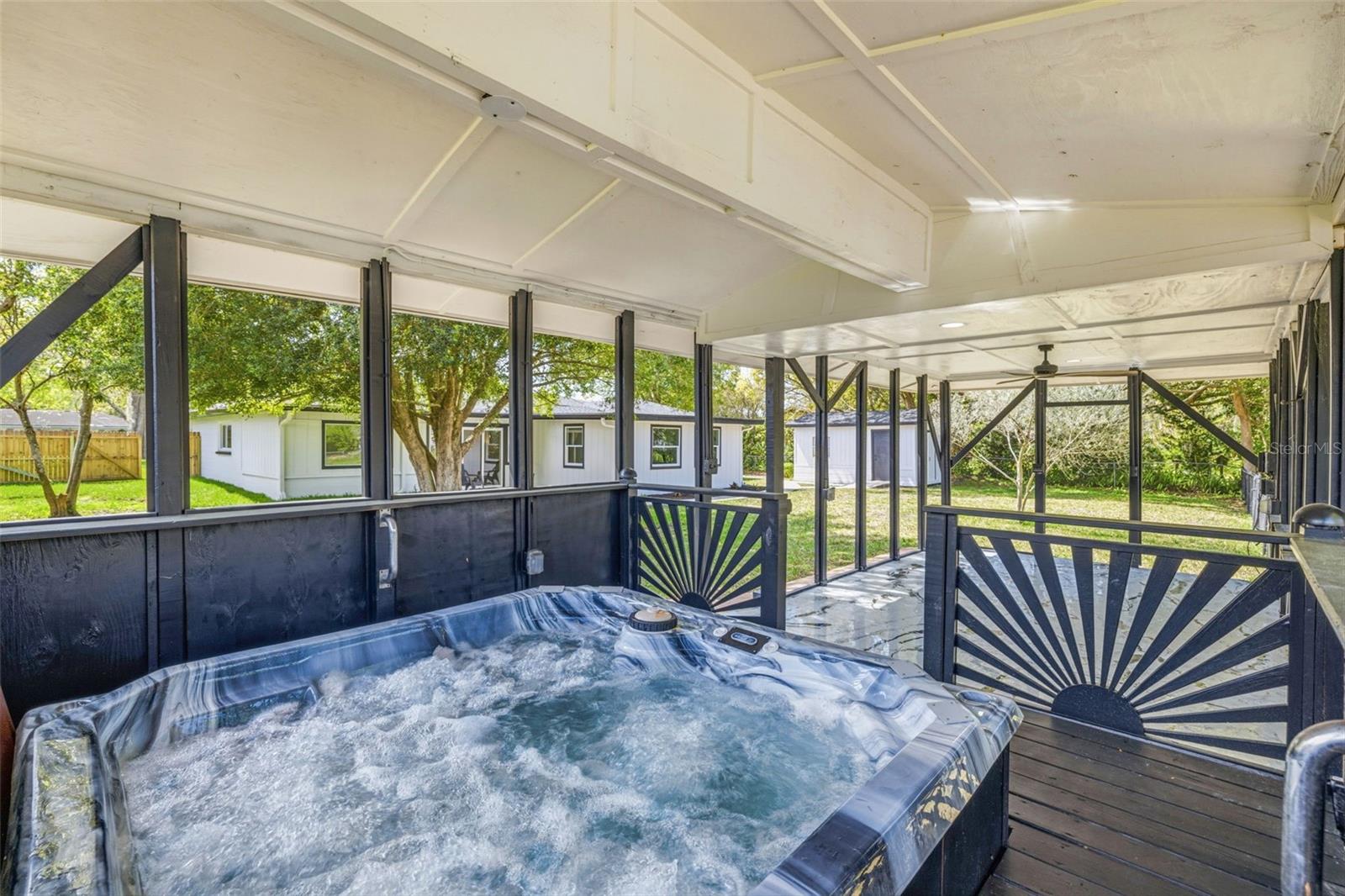 GROVE SHORE - Residential