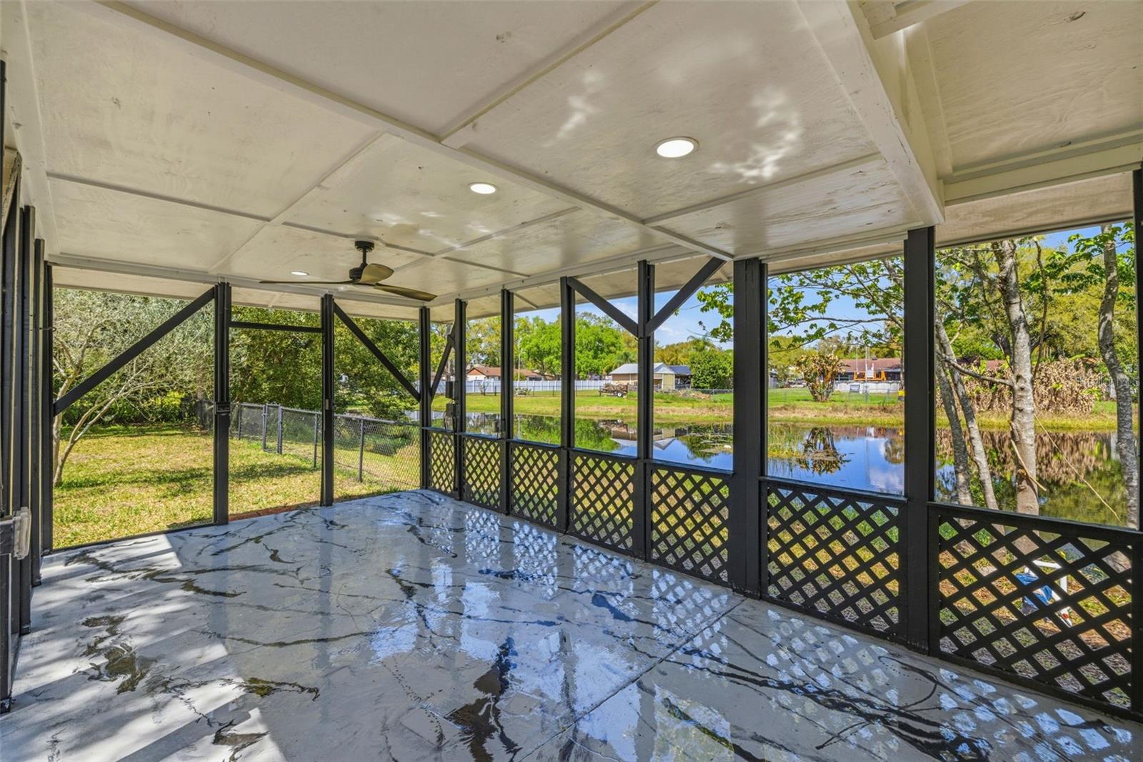 GROVE SHORE - Residential