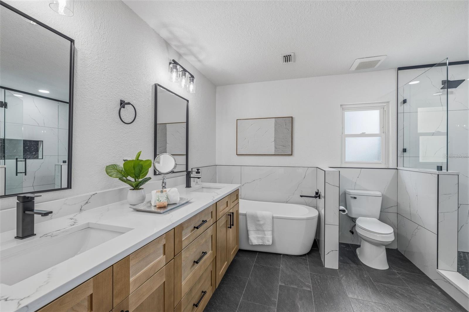 GROVE SHORE - Residential