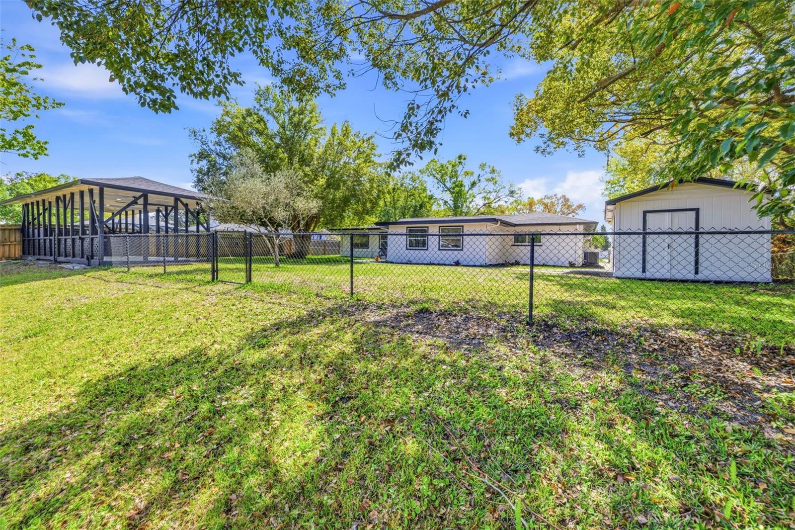 GROVE SHORE - Residential