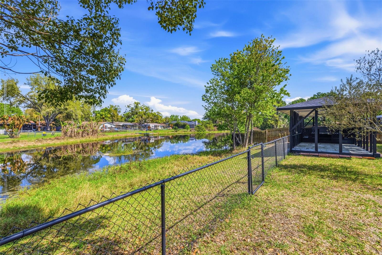 GROVE SHORE - Residential