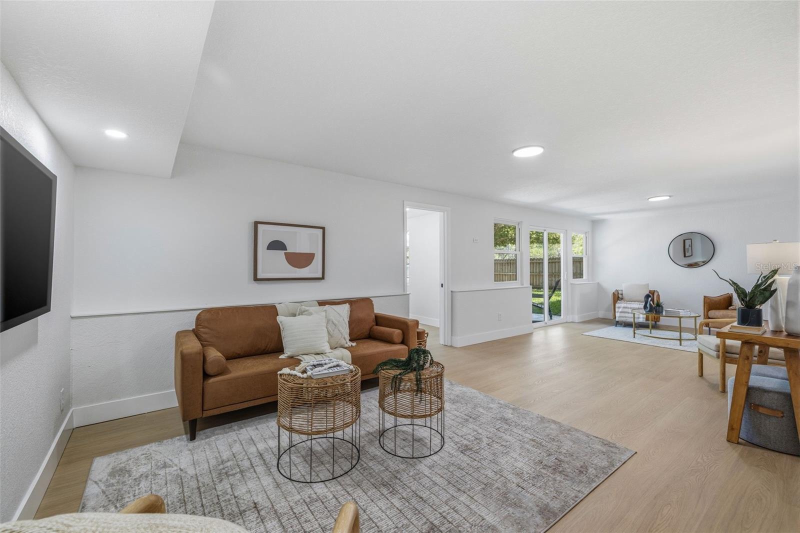 GROVE SHORE - Residential