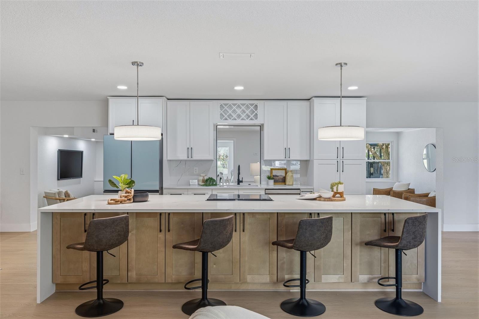 GROVE SHORE - Residential