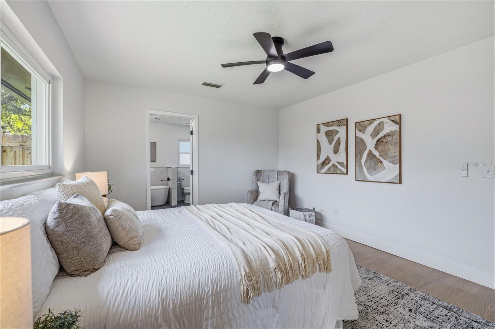 GROVE SHORE - Residential