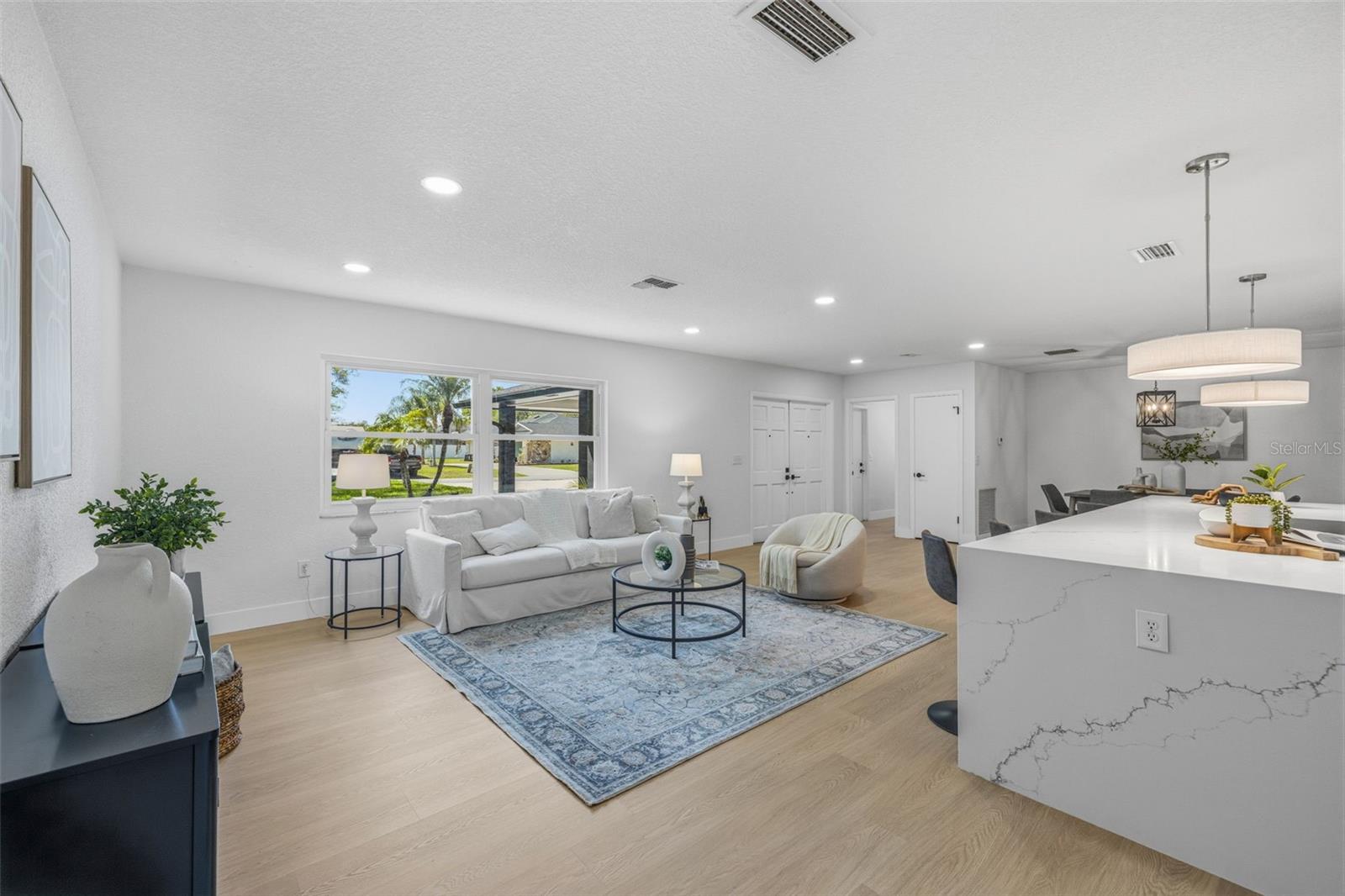 GROVE SHORE - Residential