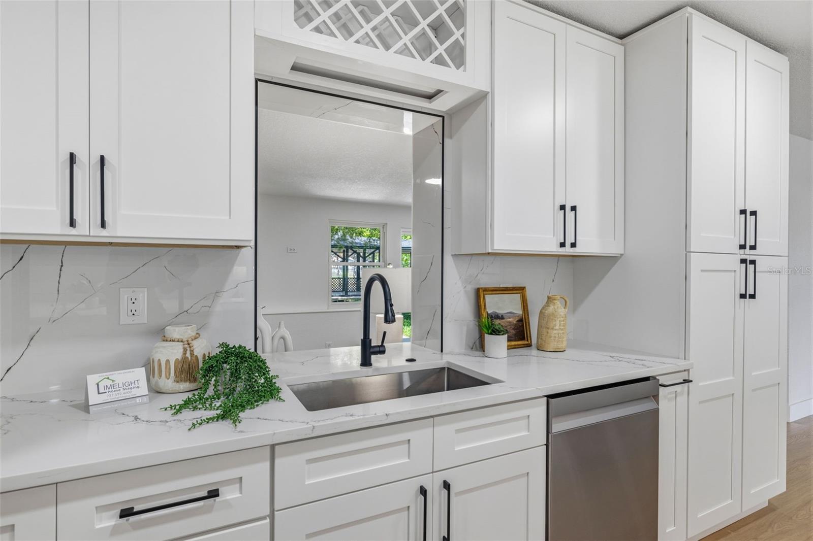 GROVE SHORE - Residential