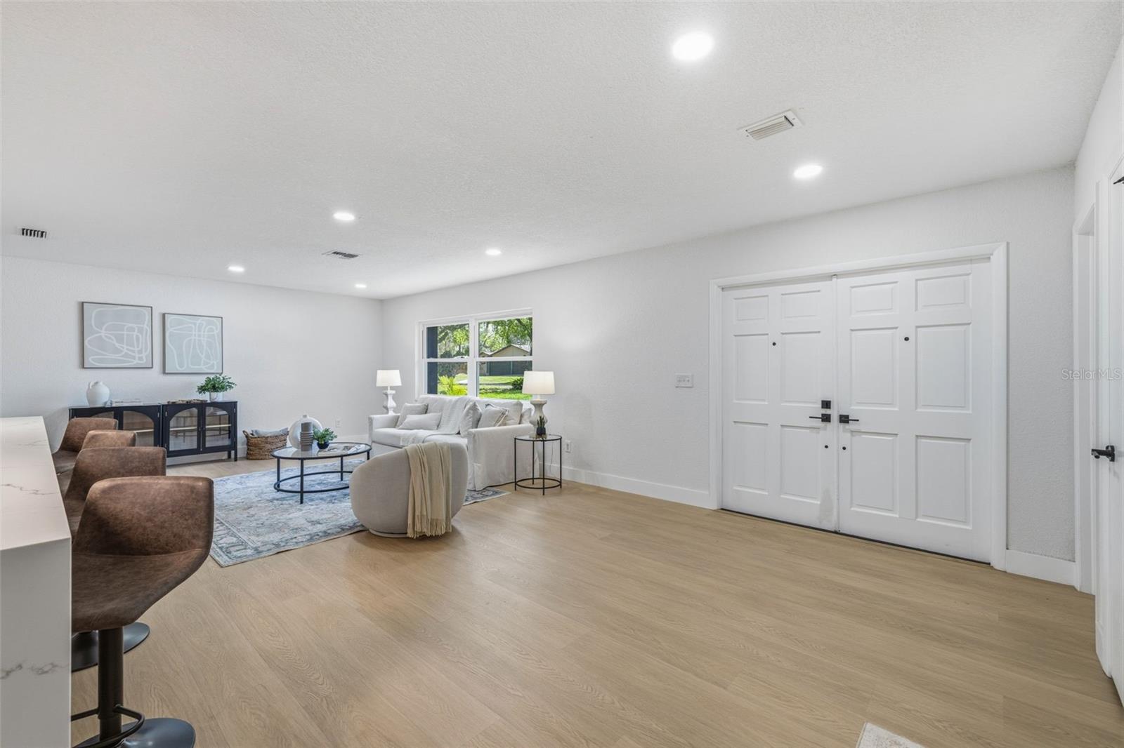 GROVE SHORE - Residential