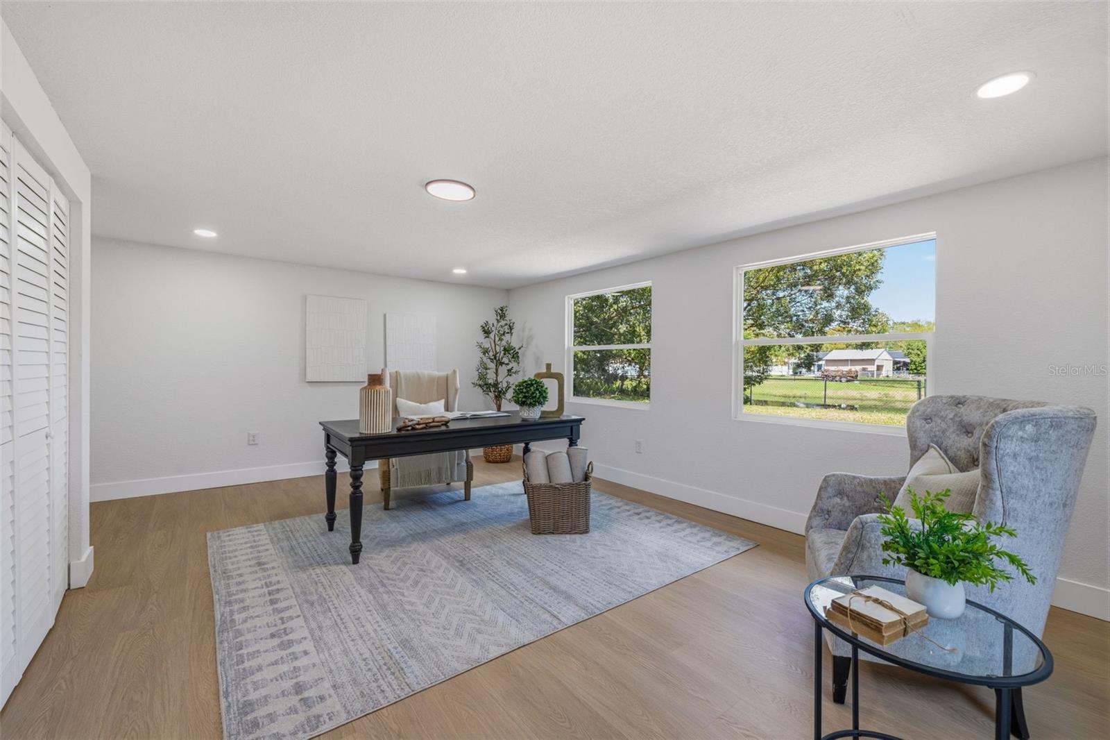 GROVE SHORE - Residential