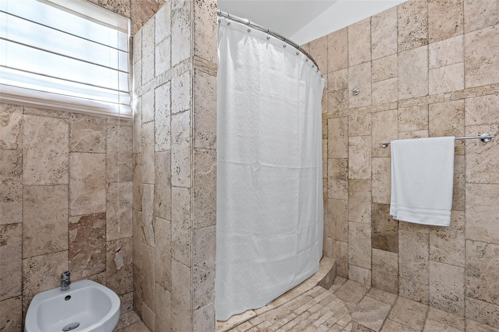 URBANIZACIÓN EL PARAISO - Residential